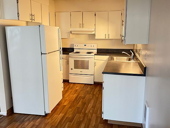 2nd image of 13225 SW Allen Blvd #5feae7e20