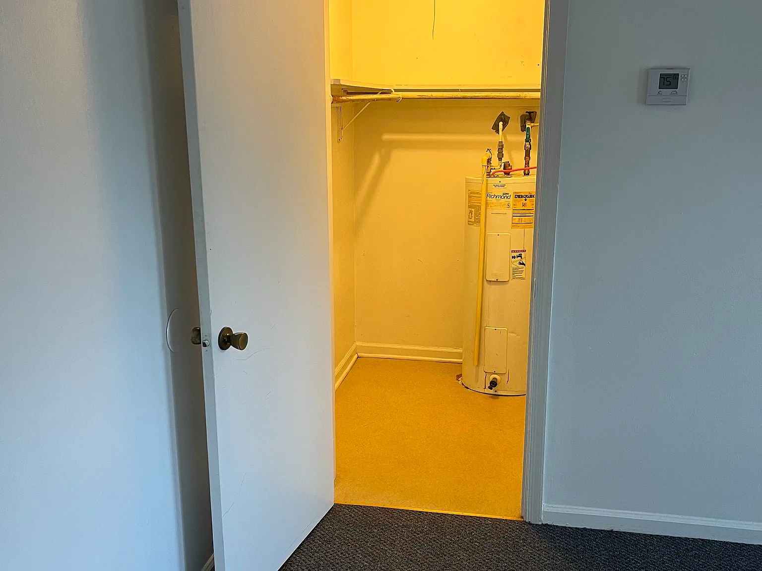 Studio, 350 sqft, $650 — Photo 3