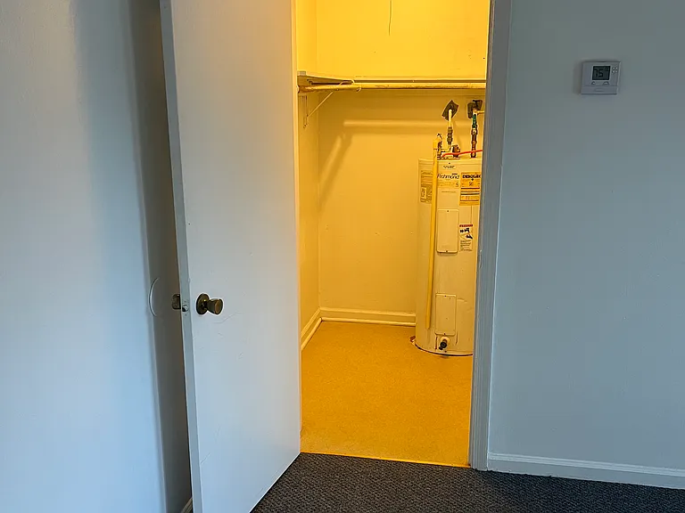 1121 1st St SW #8 — Photo 3
