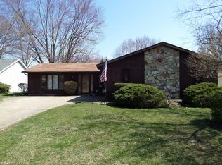 6173 Wild Oak Dr, North Olmsted, OH