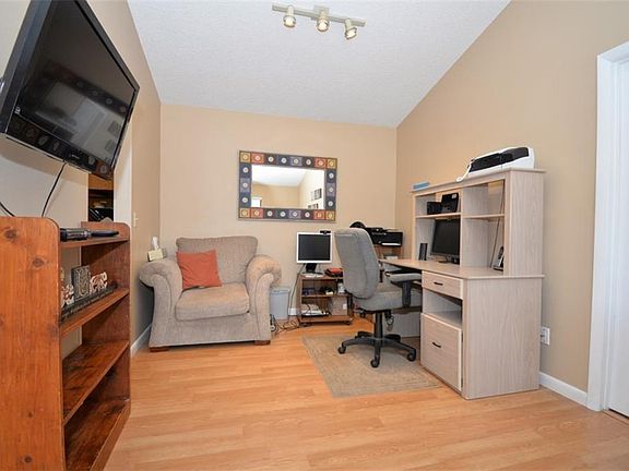 5th image of 58 Sweetwater Creek Cir