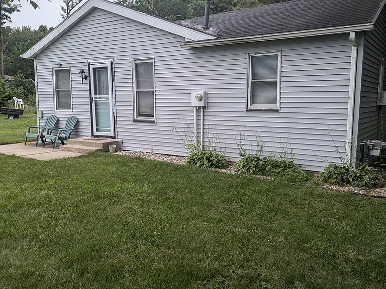1400 E Crooked Lake Dr — Photo 1