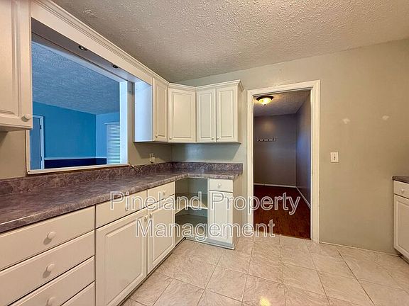 5th image of 1521 Paisley Ave