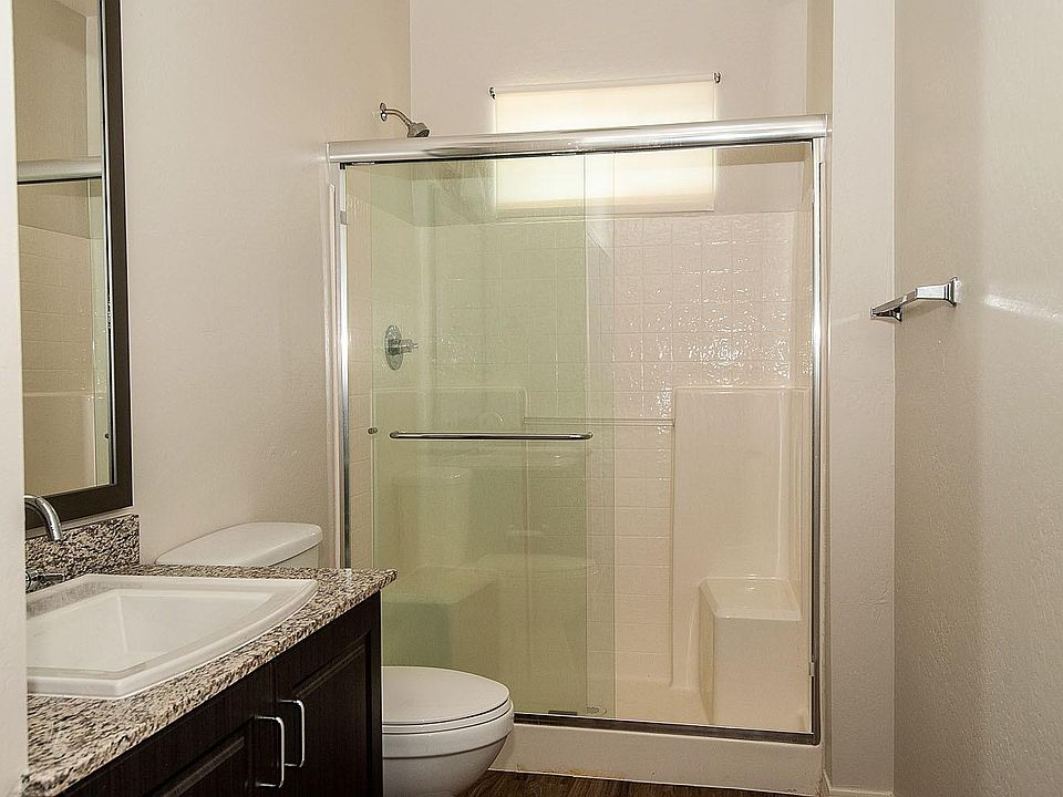 1st image of 2016 W Orangewood Ave APT 208