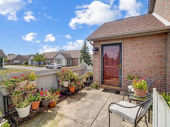 2nd image of 2497 Meadow Glade Dr