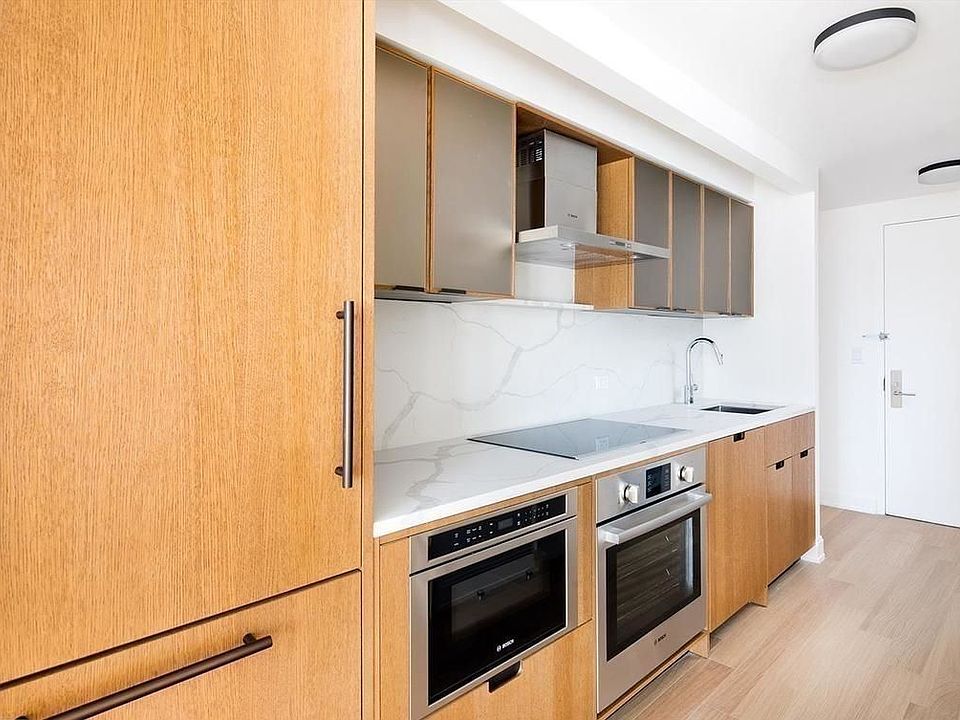 1st image of 420 E 54th St APT 602