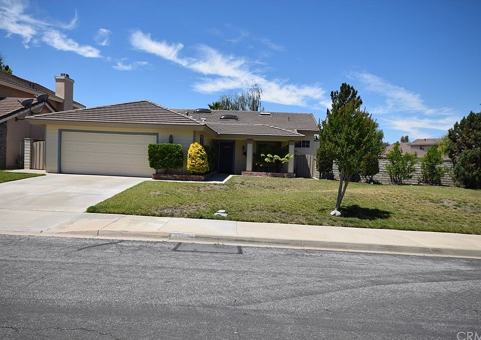 1st image of 41629 Avenida De La Reina