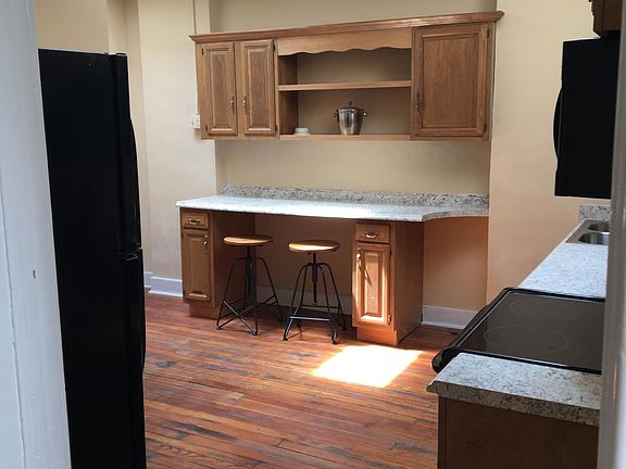 2nd image of 505 E Main St #A
