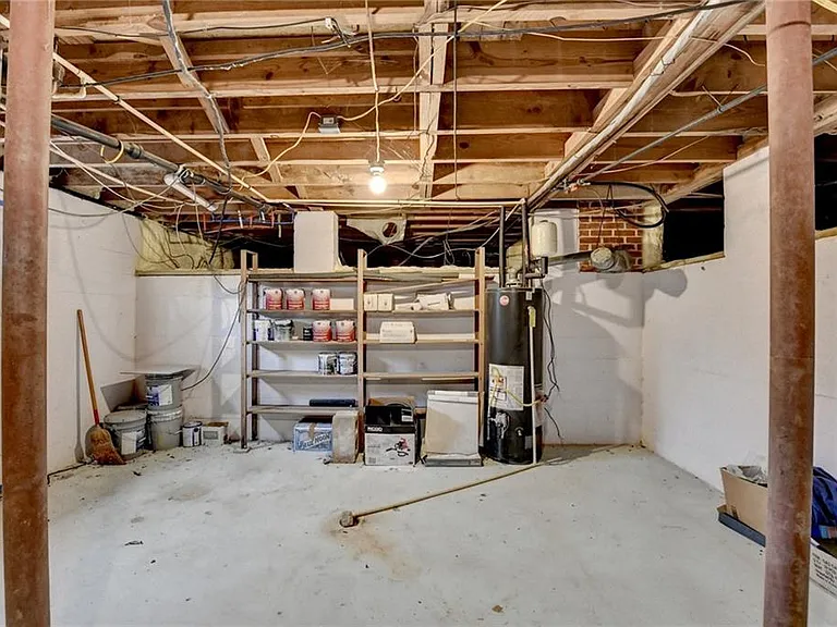 8 Highland Ln — Photo 41