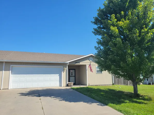 2928 Brookville Dr, Manhattan, KS 66502