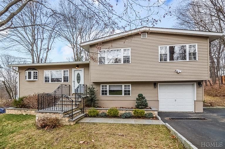 1st image of 2 Birch Ln