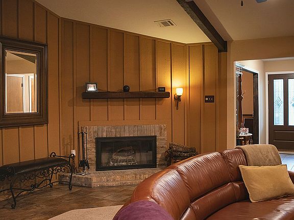 3rd image of 319 Bluebonnet Cir