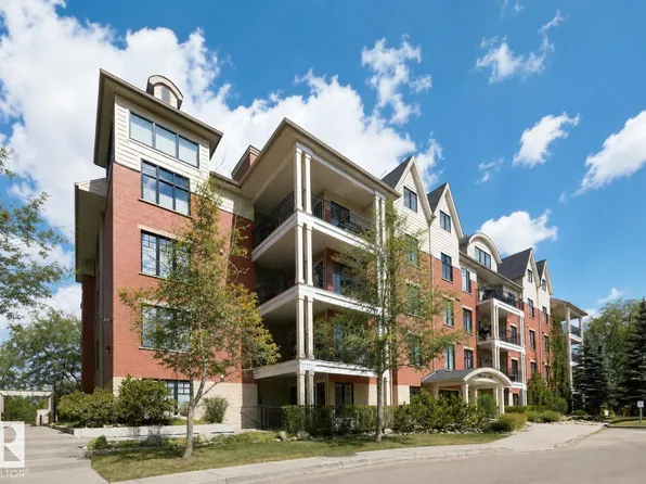 9811 96a St NW #209, Edmonton, AB T6A 4A4