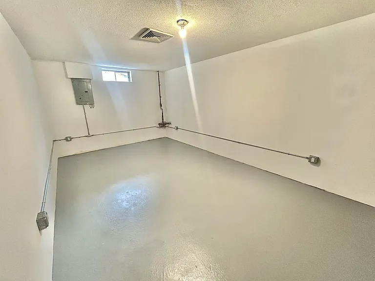 4B Pine Grove Ave — Photo 17