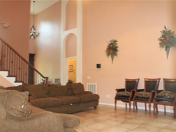 4th image of 13784 Hill Valley Ln