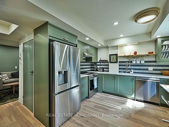 3rd image of 254 Rhodes Ave