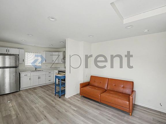 4th image of 14028 Rexwood Ave #A