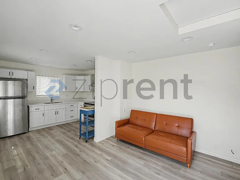 14028 Rexwood Ave #A — Photo 4