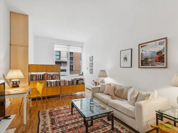 23 Waverly Pl APT 3W, New York, NY 10003