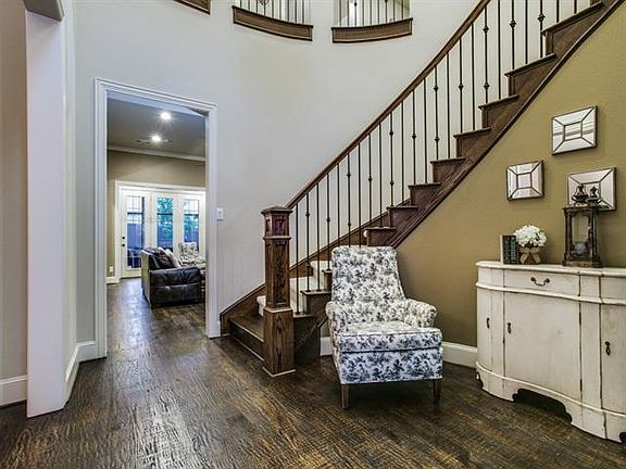 4th image of 8101 Blue Hole Ct