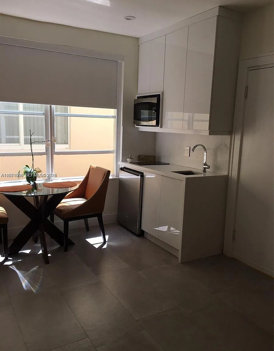Menores Condo — Photo 4