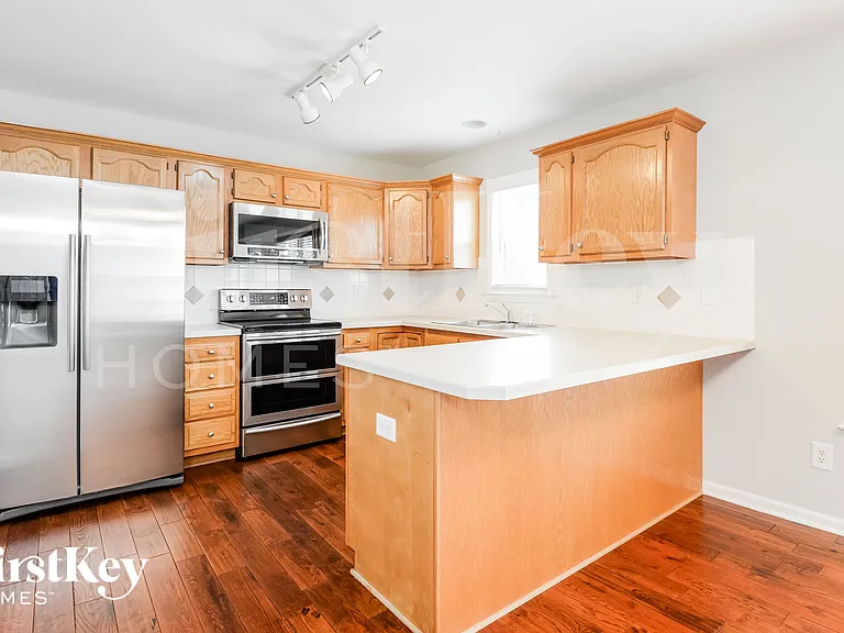 6698 Knob Hill Ct — Photo 5