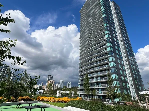 318 Alderson Ave #2210, Coquitlam, BC V3K 1W2