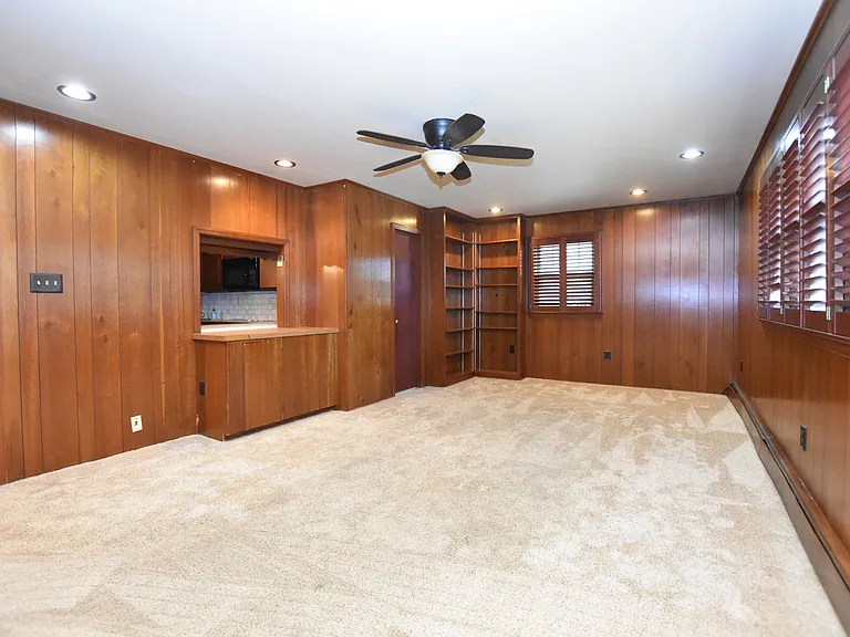 53 Odaniel Ave — Photo 8