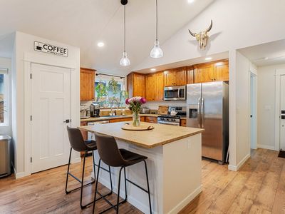 526 Nicholas Lee Dr, Medford, OR, 97501