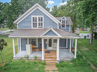 301-305 NW 6th St, Abilene, KS 67410