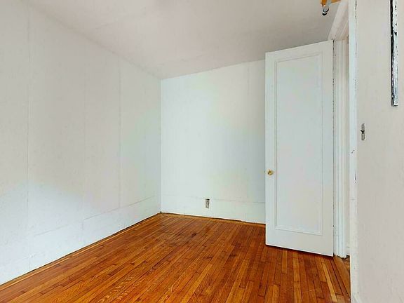 3rd image of 11 W 8th St APT 2E