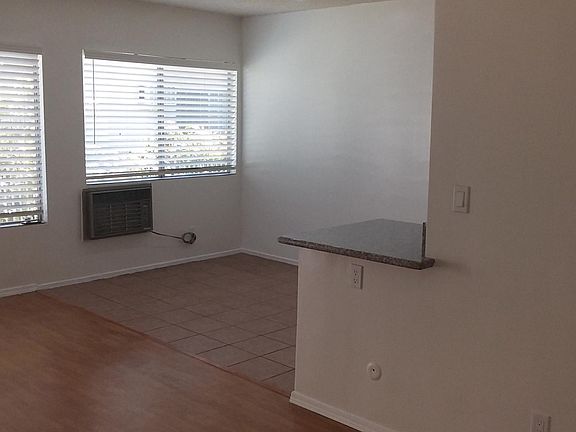 2nd image of 3730 Watseka Ave APT 9