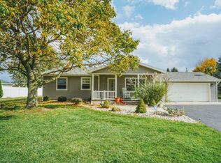 8422 N Cochran Rd, Grand Ledge, MI 48837