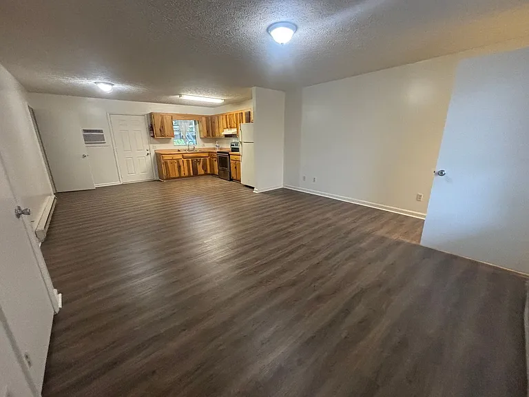 5604 Thornspring Apartments — Photo 1