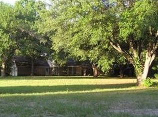 8901 Grassbur Rd, Bryan, TX 77808