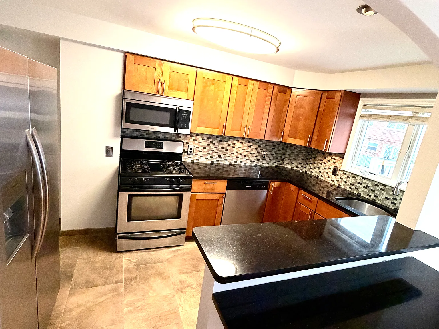 3 bed, 1132 sqft, $2,300 — Photo 3