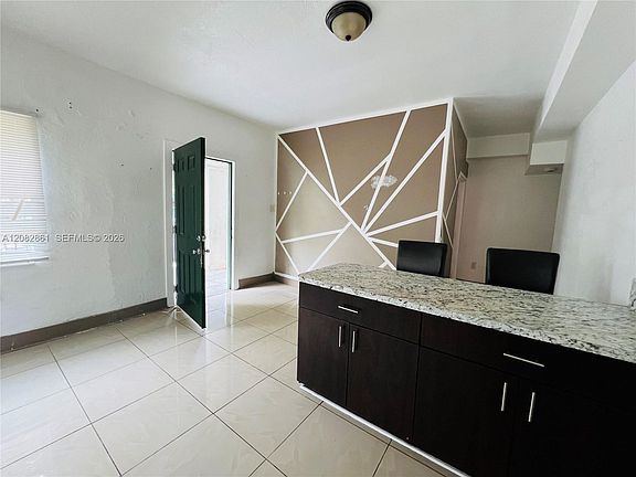 5th image of 876 SW 2nd St #2
