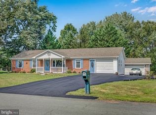 210 Essex Cir, Stephens City, VA