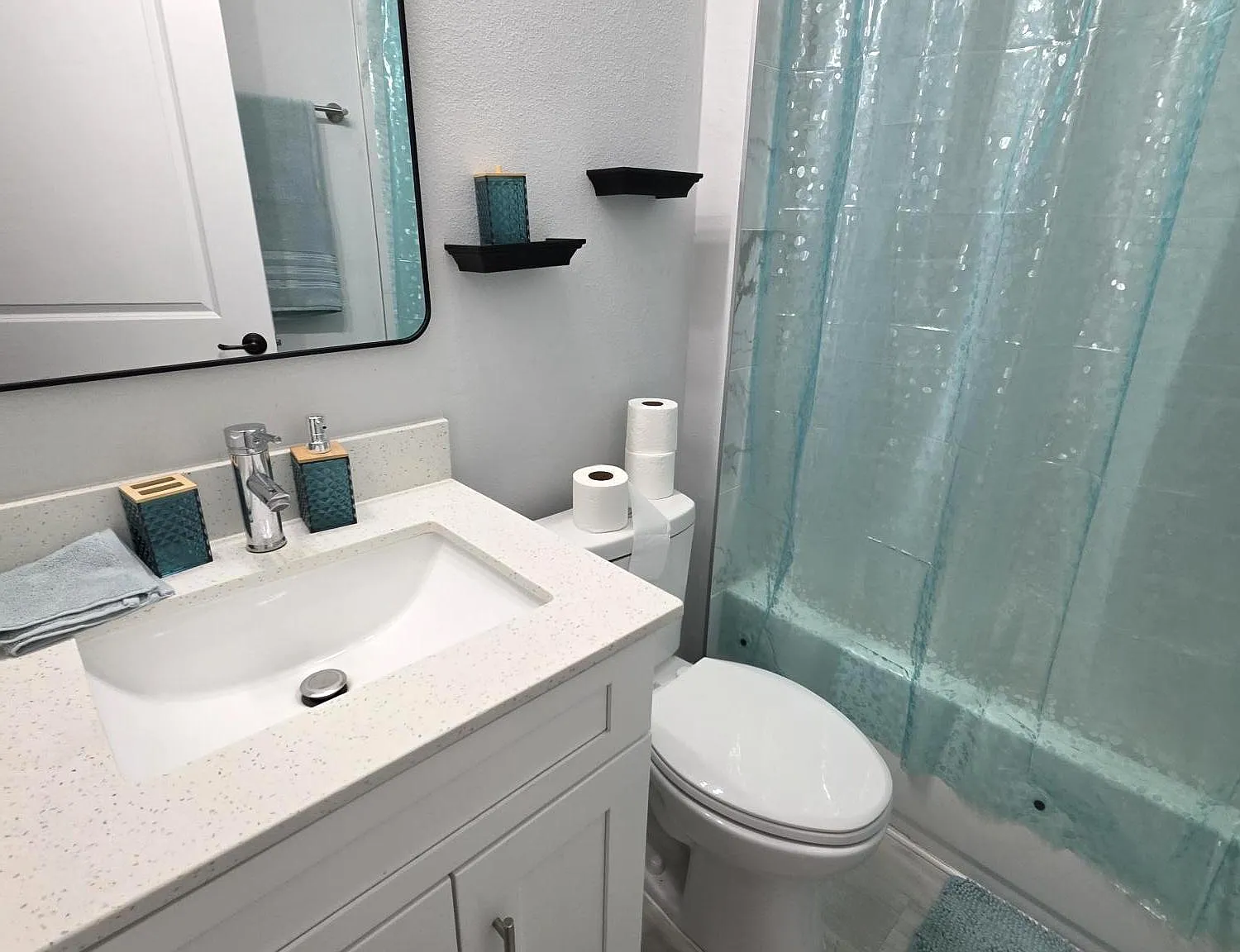 4 bed, 2.0 bath, 1636 sqft, $797 — Photo 2