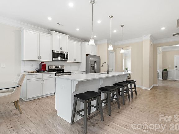4th image of 14503 Holbrooks Rd
