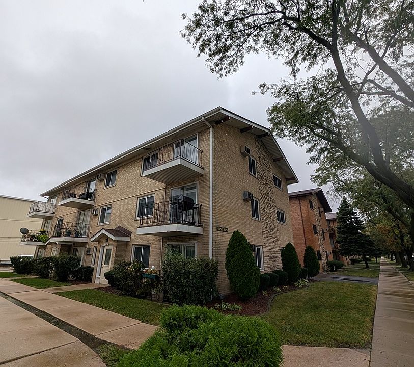 1st image of 6025 W 64th Pl APT 6