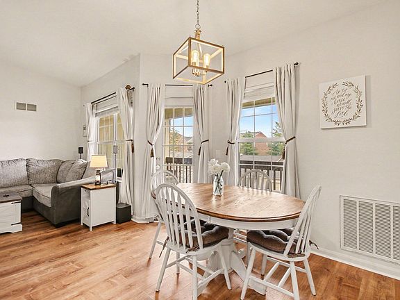 5th image of 15 Meadow Ln Ste 9