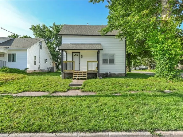 111 E Dryden St, Odessa, MO 64076
