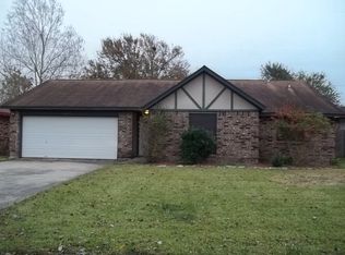 2852 N Remington Dr, Angleton, TX 77515