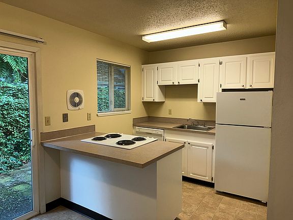 5th image of 1615 SE Umatilla St #1617