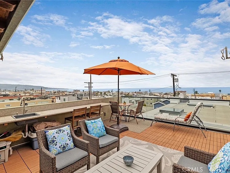 925 Monterey Blvd — Photo 10