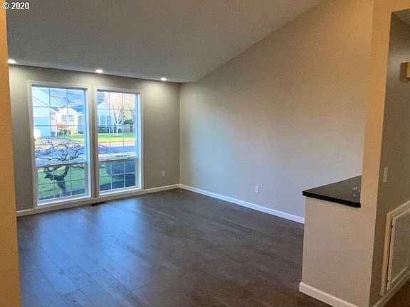 4th image of 2106 SE 160th Pl