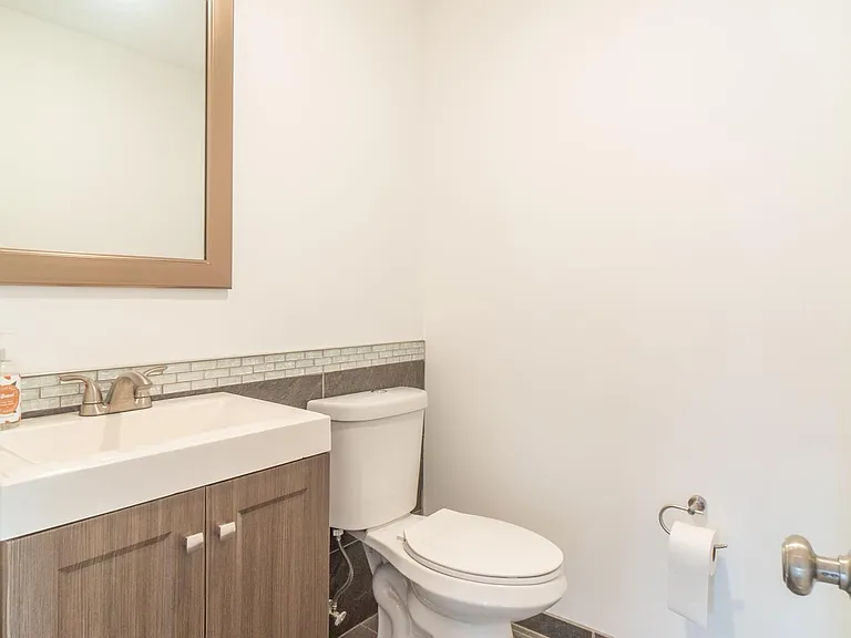 2519 Northwood Ave — Photo 15