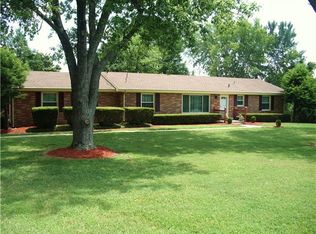 125 Indian Hills Dr, Clarksville, TN 37043