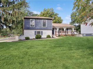 9028 Grant St, Overland Park, KS 66212